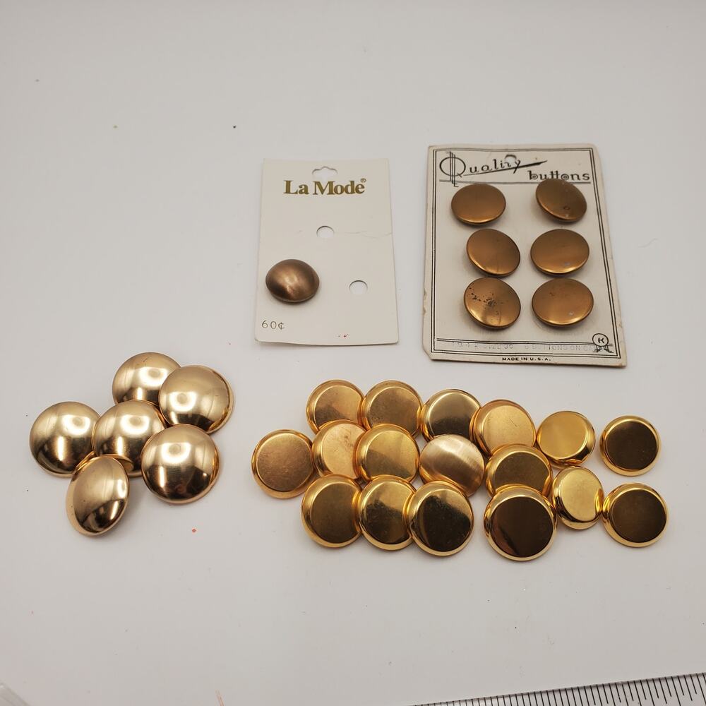 Lot of Vintage Gold Tone Bronze Buttons‎ Loose and New Old Stock Cards La Mode